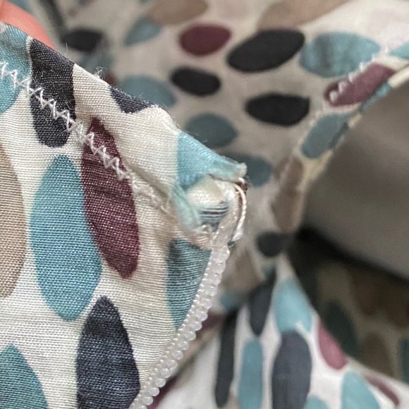 Banana Republic Pleated Silk-Blend Skirt - Picture 4 of 9